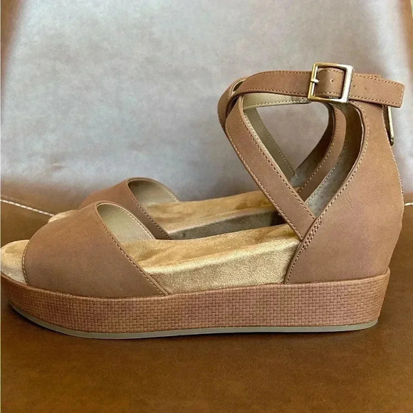 Giani Bernini | Wedge Sandal - Picture 4 of 11